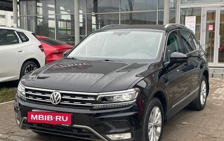 Volkswagen Tiguan II, 2017 год, 2 450 000 рублей, 2 фотография
