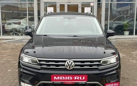 Volkswagen Tiguan II, 2017 год, 2 450 000 рублей, 3 фотография
