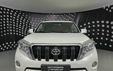Toyota Land Cruiser Prado 150 рестайлинг 2, 2015 год, 3 450 000 рублей, 2 фотография