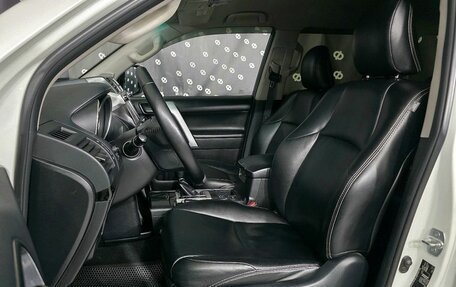 Toyota Land Cruiser Prado 150 рестайлинг 2, 2015 год, 3 450 000 рублей, 11 фотография