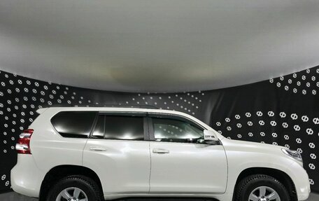 Toyota Land Cruiser Prado 150 рестайлинг 2, 2015 год, 3 450 000 рублей, 4 фотография
