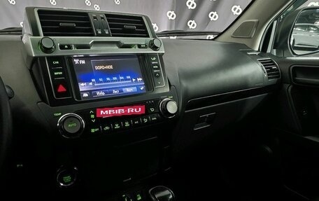 Toyota Land Cruiser Prado 150 рестайлинг 2, 2015 год, 3 450 000 рублей, 22 фотография