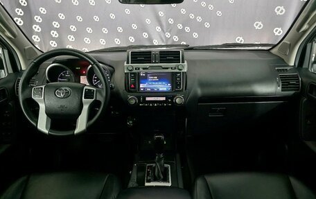 Toyota Land Cruiser Prado 150 рестайлинг 2, 2015 год, 3 450 000 рублей, 30 фотография