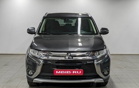 Mitsubishi Outlander III рестайлинг 3, 2018 год, 1 990 000 рублей, 2 фотография