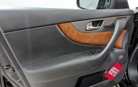 Infiniti QX70, 2014 год, 2 750 000 рублей, 19 фотография