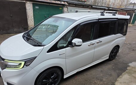 Honda Stepwgn IV, 2018 год, 2 300 000 рублей, 2 фотография