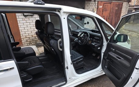 Honda Stepwgn IV, 2018 год, 2 300 000 рублей, 11 фотография