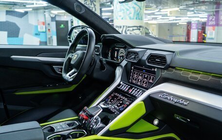 Lamborghini Urus I, 2019 год, 19 500 000 рублей, 25 фотография