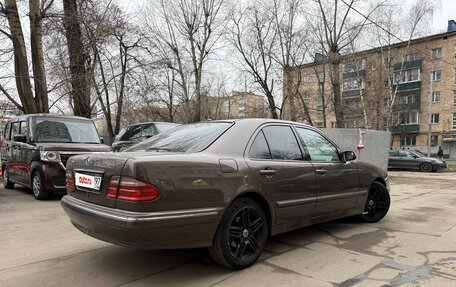 Mercedes-Benz E-Класс, 1999 год, 550 000 рублей, 3 фотография