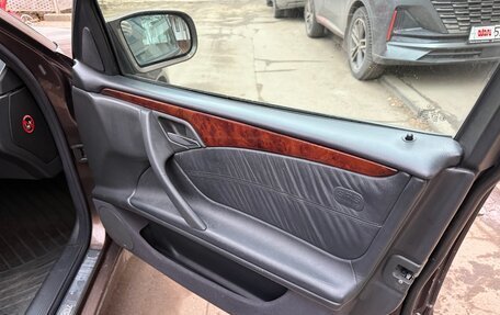 Mercedes-Benz E-Класс, 1999 год, 550 000 рублей, 9 фотография