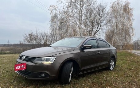 Volkswagen Jetta VI, 2012 год, 820 000 рублей, 3 фотография