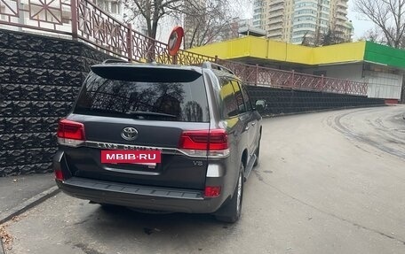 Toyota Land Cruiser 200, 2016 год, 5 200 000 рублей, 2 фотография
