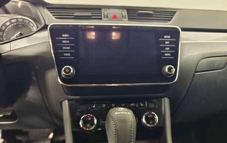 Skoda Superb III рестайлинг, 2017 год, 1 545 000 рублей, 13 фотография