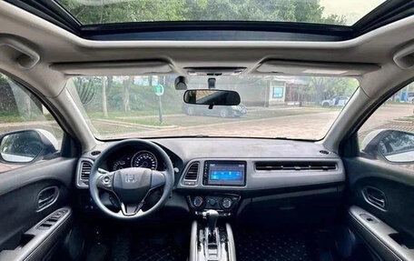 Honda Vezel, 2021 год, 1 370 000 рублей, 7 фотография