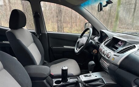 Mitsubishi L200 IV рестайлинг, 2014 год, 1 295 000 рублей, 9 фотография