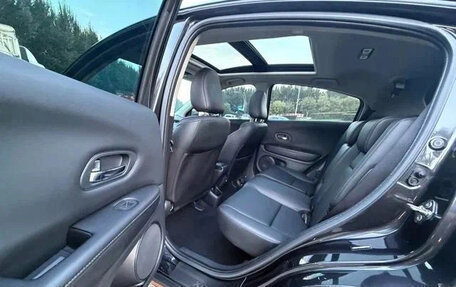 Honda Vezel, 2022 год, 1 370 000 рублей, 9 фотография