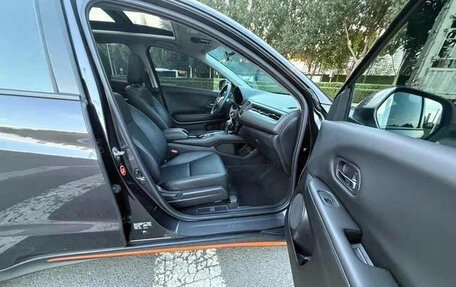 Honda Vezel, 2022 год, 1 370 000 рублей, 7 фотография