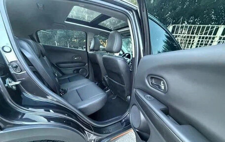 Honda Vezel, 2022 год, 1 370 000 рублей, 8 фотография