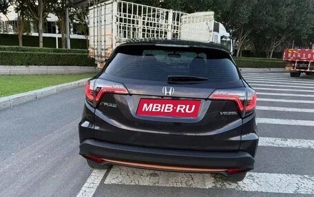 Honda Vezel, 2022 год, 1 370 000 рублей, 4 фотография