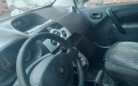 Renault Kangoo II рестайлинг, 2011 год, 450 000 рублей, 3 фотография