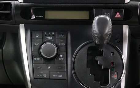 Toyota Wish II, 2011 год, 1 629 000 рублей, 19 фотография