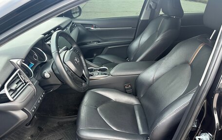 Toyota Camry, 2021 год, 3 200 000 рублей, 8 фотография