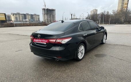 Toyota Camry, 2021 год, 3 200 000 рублей, 6 фотография