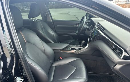 Toyota Camry, 2021 год, 3 200 000 рублей, 14 фотография