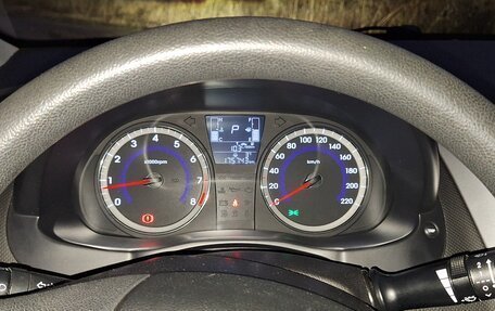 Hyundai Solaris II рестайлинг, 2016 год, 1 100 000 рублей, 11 фотография