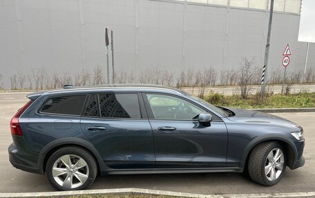 Volvo V60 Cross Country II, 2019 год, 3 400 000 рублей, 6 фотография