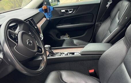 Volvo V60 Cross Country II, 2019 год, 3 400 000 рублей, 8 фотография