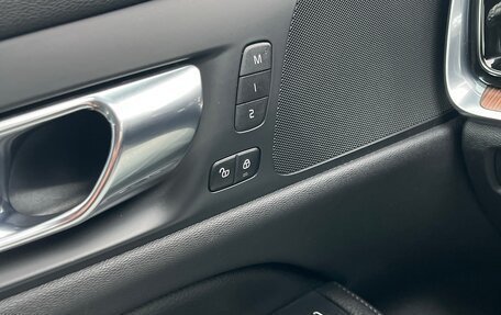 Volvo V60 Cross Country II, 2019 год, 3 400 000 рублей, 9 фотография