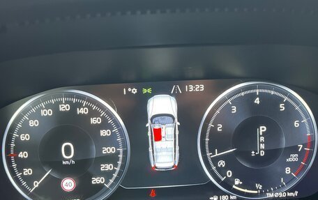 Volvo V60 Cross Country II, 2019 год, 3 400 000 рублей, 10 фотография