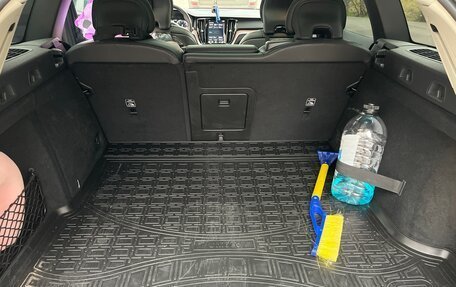 Volvo V60 Cross Country II, 2019 год, 3 400 000 рублей, 18 фотография