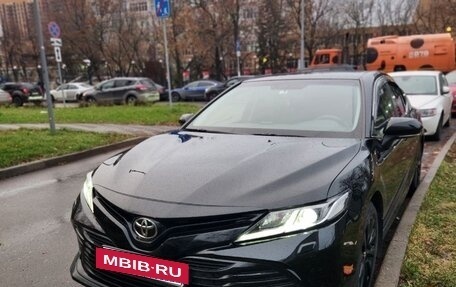 Toyota Camry, 2020 год, 2 000 000 рублей, 2 фотография