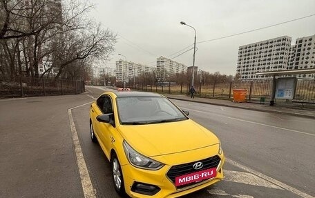 Hyundai Solaris II рестайлинг, 2018 год, 800 000 рублей, 5 фотография
