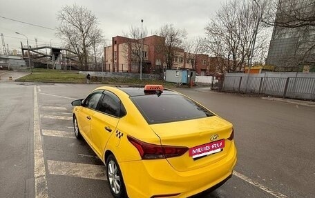 Hyundai Solaris II рестайлинг, 2018 год, 800 000 рублей, 4 фотография