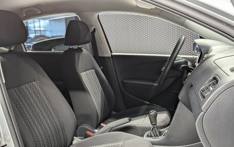 Volkswagen Polo VI (EU Market), 2015 год, 860 000 рублей, 24 фотография