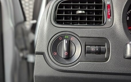 Volkswagen Polo VI (EU Market), 2015 год, 860 000 рублей, 18 фотография