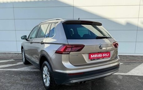 Volkswagen Tiguan II, 2018 год, 2 300 000 рублей, 11 фотография