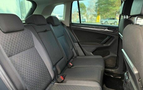 Volkswagen Tiguan II, 2018 год, 2 300 000 рублей, 17 фотография