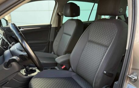 Volkswagen Tiguan II, 2018 год, 2 300 000 рублей, 15 фотография