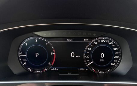 Volkswagen Tiguan II, 2018 год, 2 300 000 рублей, 21 фотография