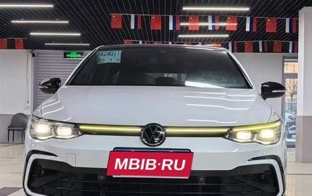 Volkswagen Golf VIII, 2021 год, 1 822 698 рублей, 2 фотография