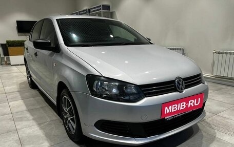 Volkswagen Polo VI (EU Market), 2014 год, 800 000 рублей, 3 фотография