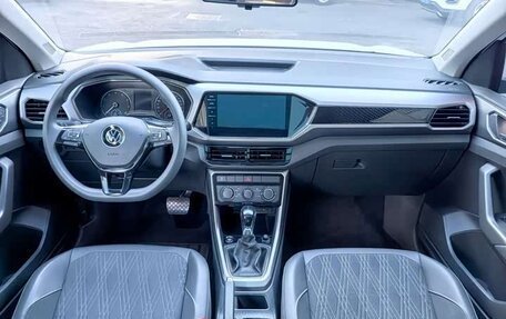 Volkswagen T-Cross I, 2021 год, 1 199 777 рублей, 9 фотография