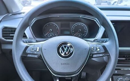 Volkswagen T-Cross I, 2021 год, 1 199 777 рублей, 10 фотография