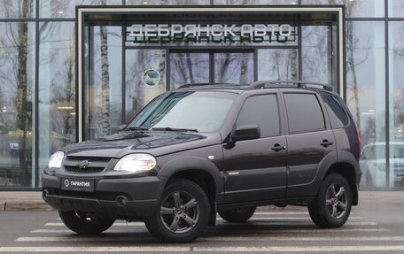 Chevrolet Niva I рестайлинг, 2017 год, 925 000 рублей, 1 фотография