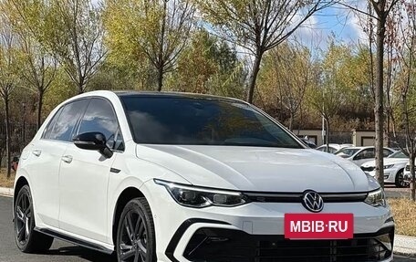 Volkswagen Golf VIII, 2021 год, 1 299 111 рублей, 3 фотография