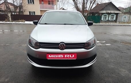 Volkswagen Polo VI (EU Market), 2013 год, 549 000 рублей, 2 фотография